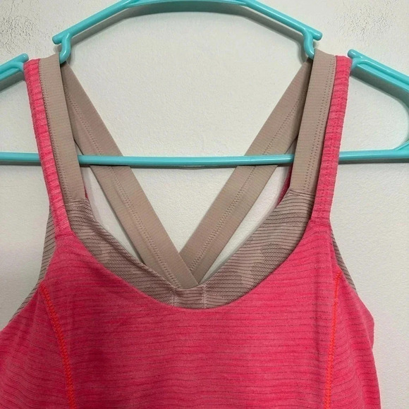 Lululemon women’s 2 in 1 athletic tank. Size 4. - Picture 5 of 6